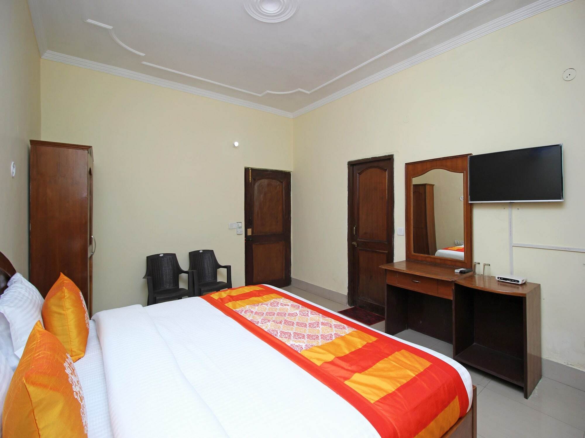 Oyo 8670 Hotel Usha Palace Mussoorie Exterior foto